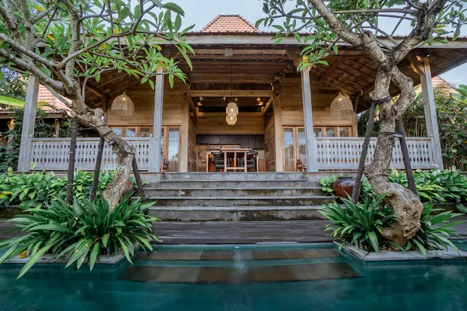 Rimbun Villa - Authentic Joglo Villa in Canggu